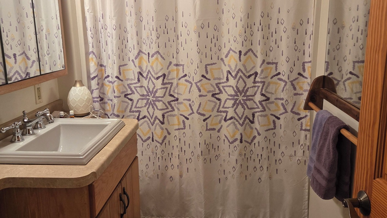 Photo of Bathroom in Benton County