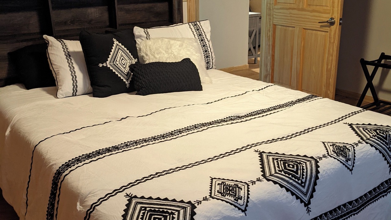 Photo of Bedroom in Benton County