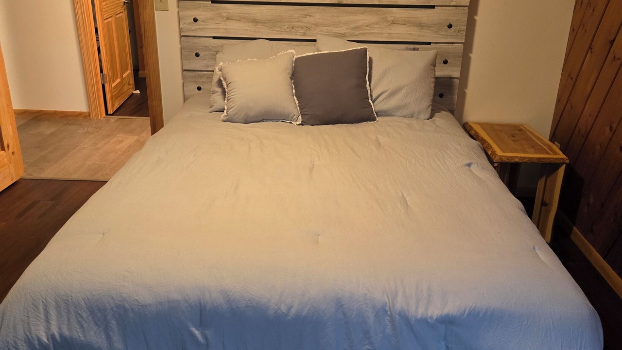 Photo of Bedroom in Benton County