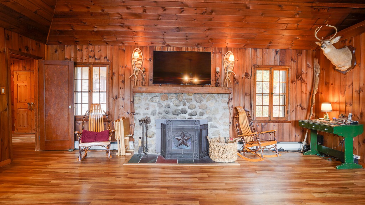 Photo of Livingroom in Long Lake