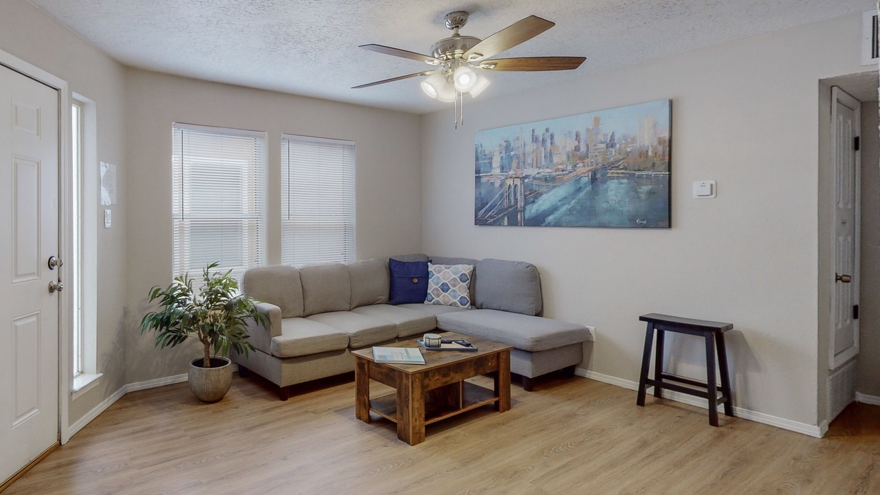 Photo of Livingroom in Uptown