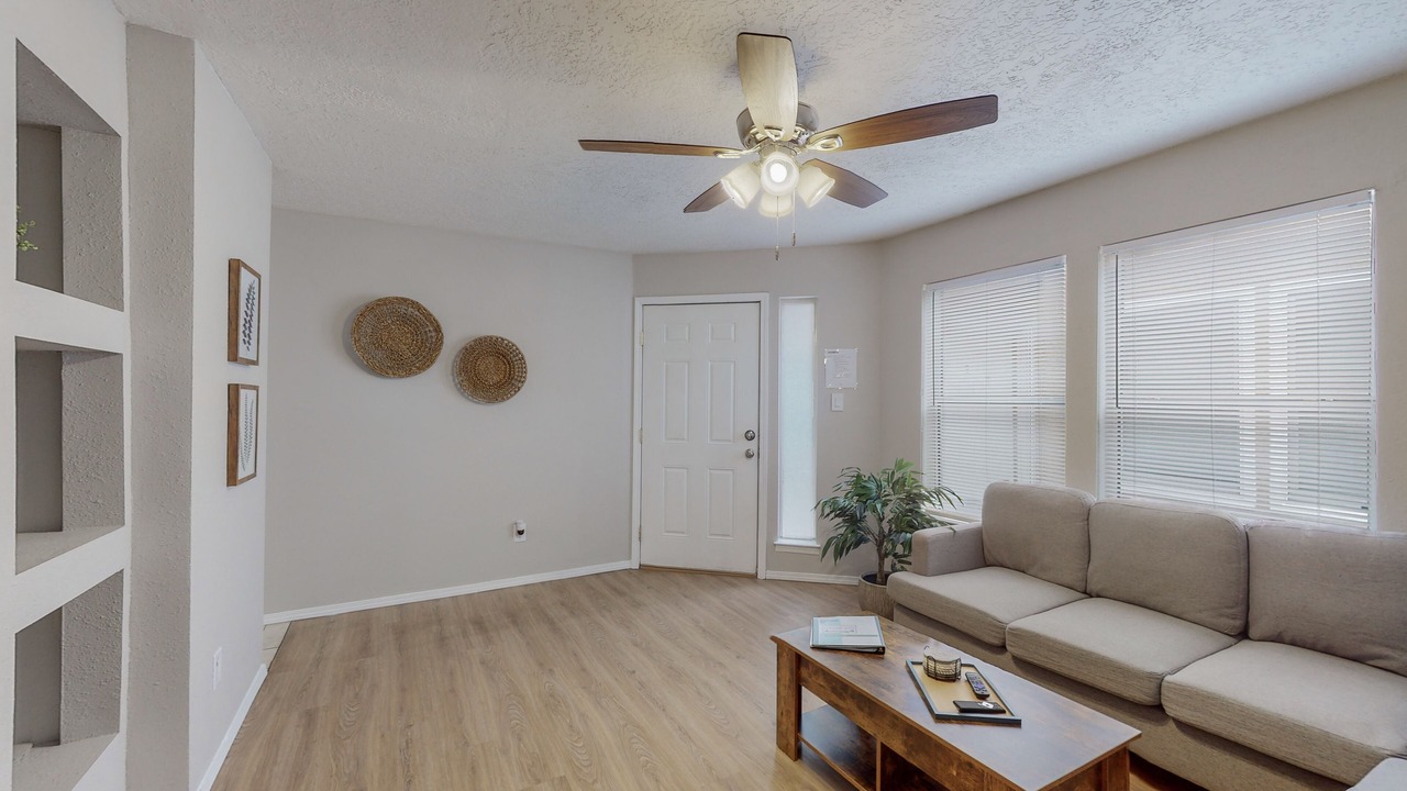 Photo of Livingroom in Uptown