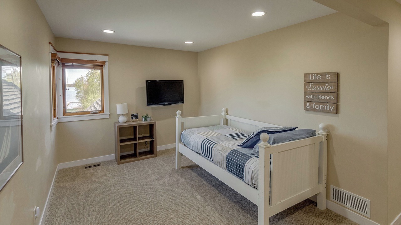 Photo of Bedroom in Brainerd