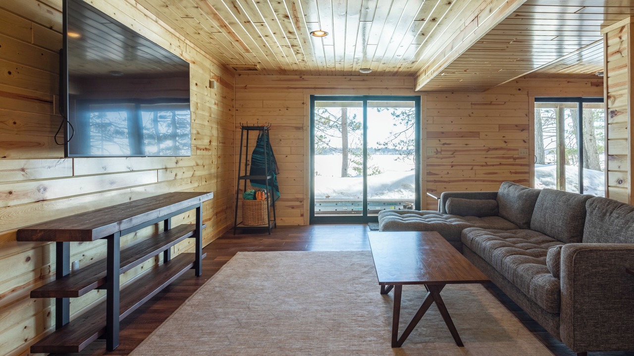 Photo of Livingroom in Northwoods Beach