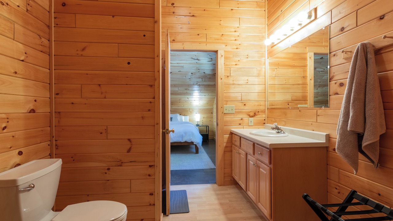 Photo of Bathroom in Northwoods Beach