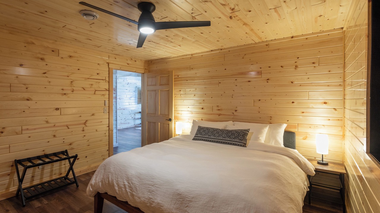 Photo of Bedroom in Northwoods Beach