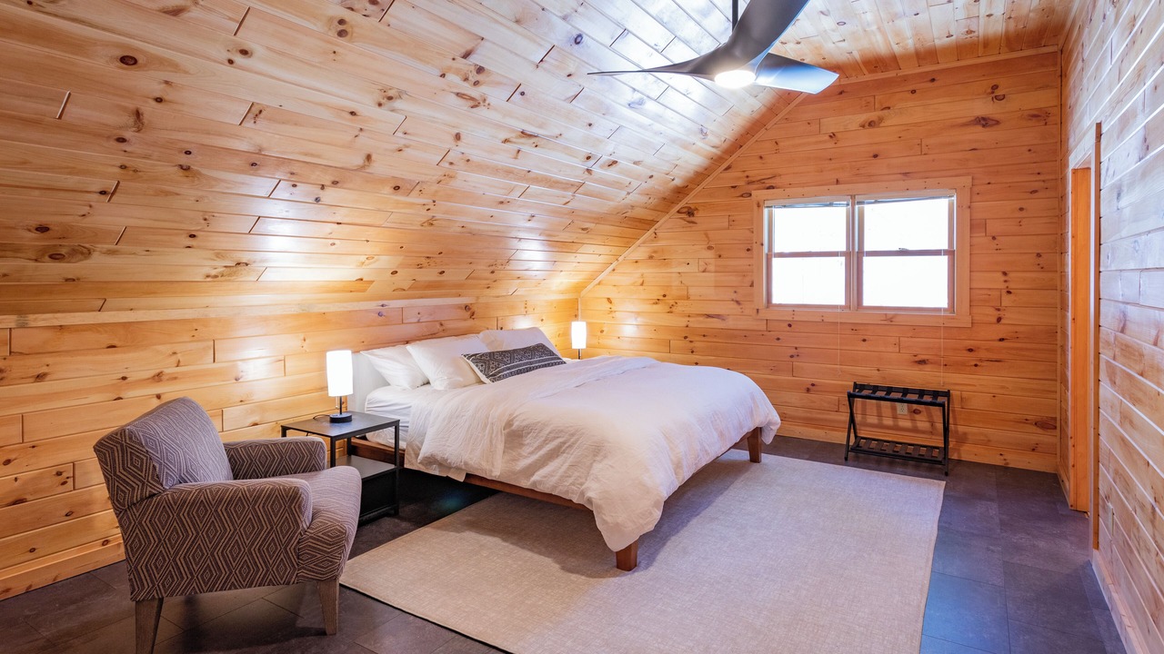 Photo of Bedroom in Northwoods Beach