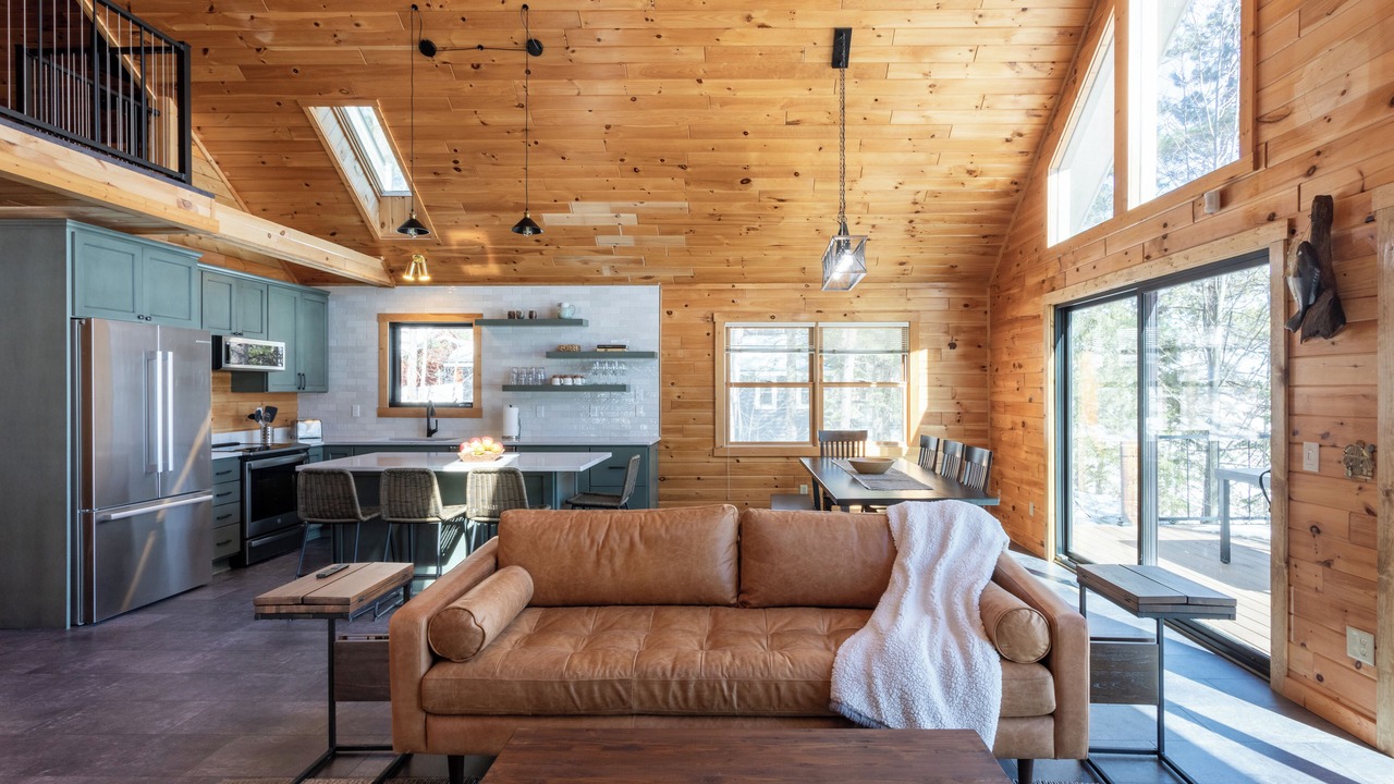 Photo of Livingroom in Northwoods Beach