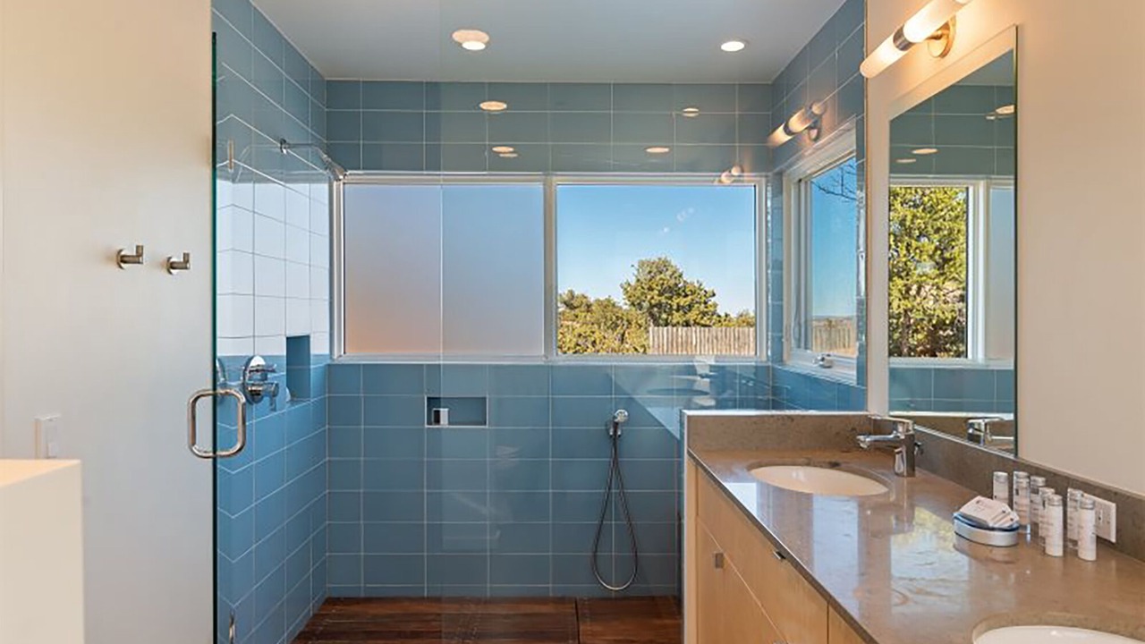 Photo of Bathroom in Tesuque Hills