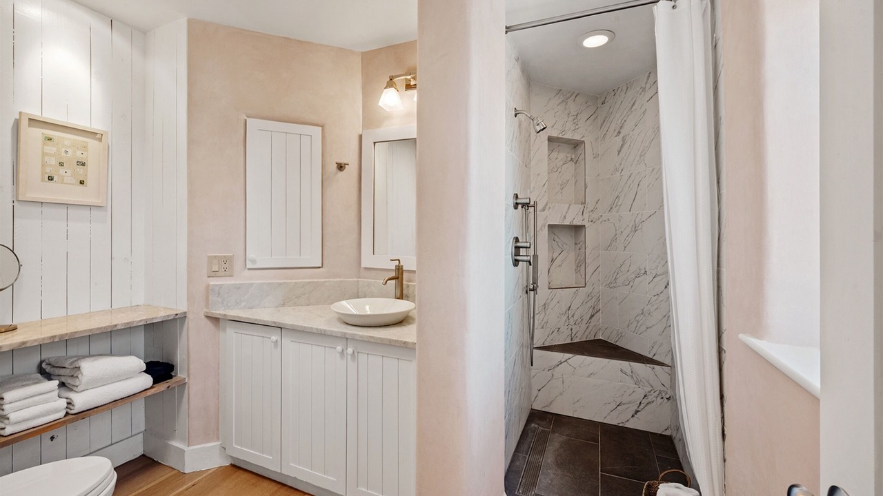 Photo of Bathroom in Tesuque Hills