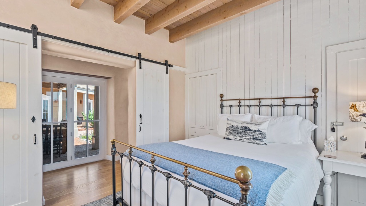 Photo of Bedroom in Tesuque Hills