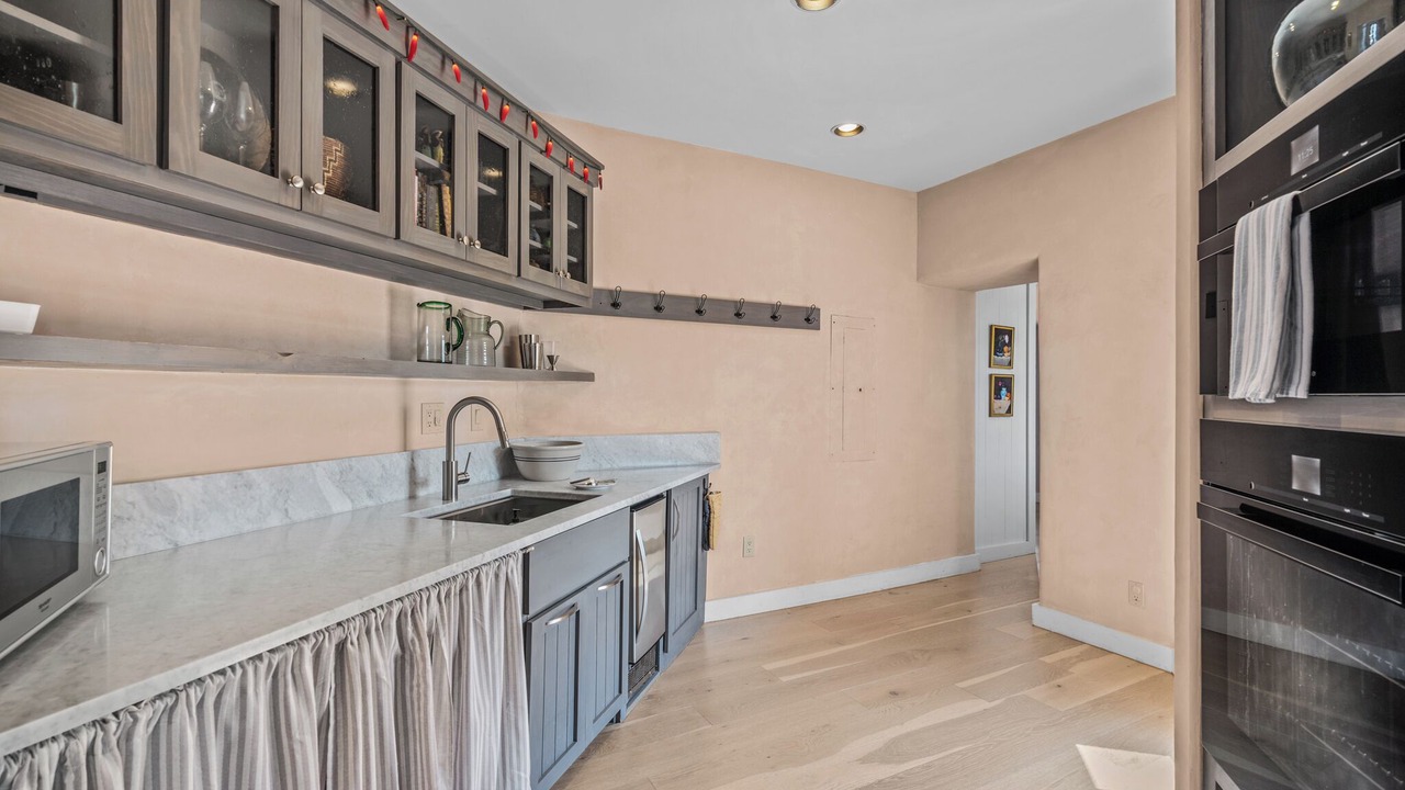 Photo of Kitchen in Tesuque Hills