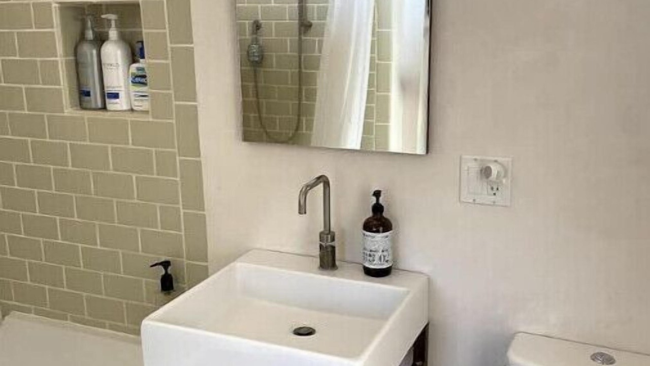 Photo of Bathroom in Canoncito