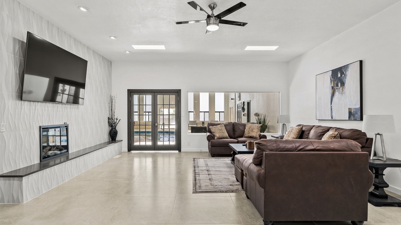 Photo of Livingroom in Academy Estates East