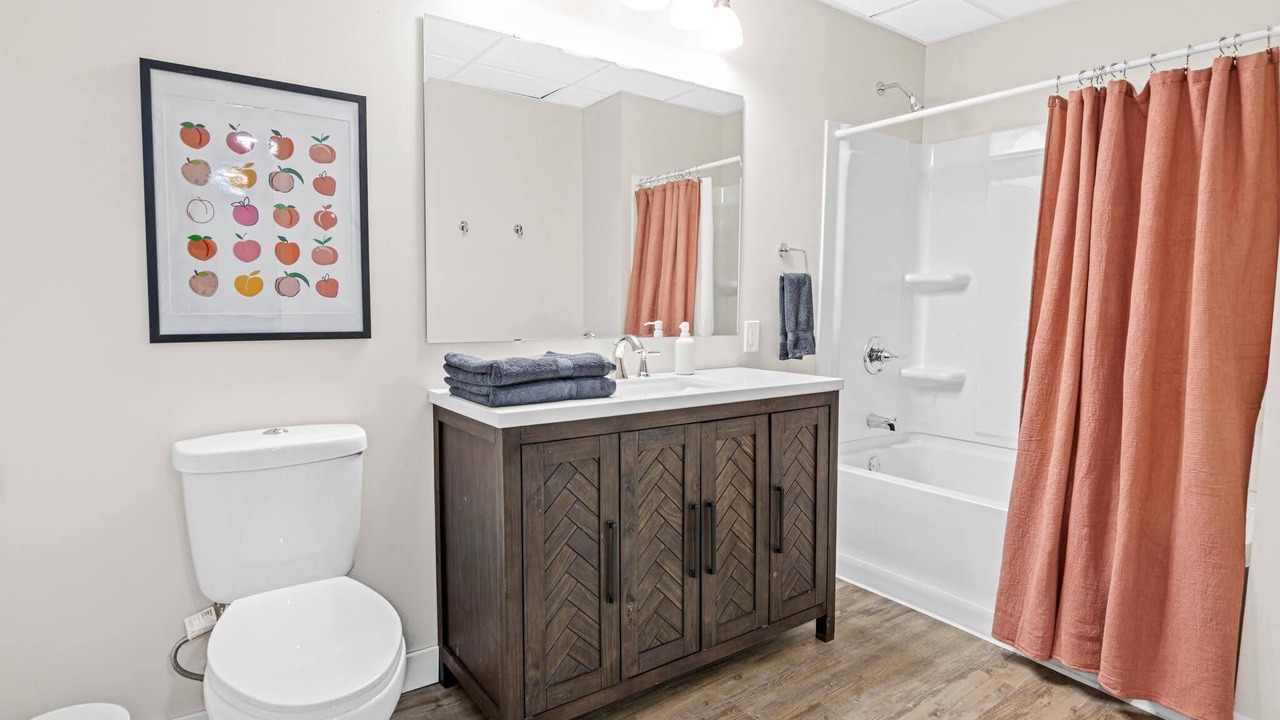 Photo of Bathroom in East Harriet