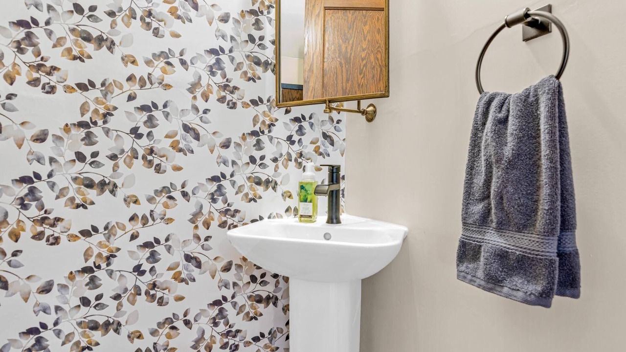Photo of Bathroom in East Harriet