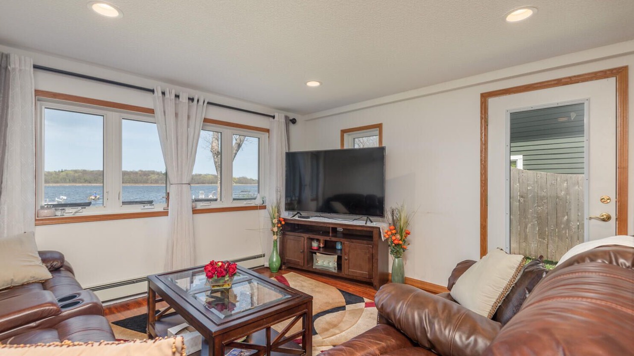 Photo of Livingroom in Mound