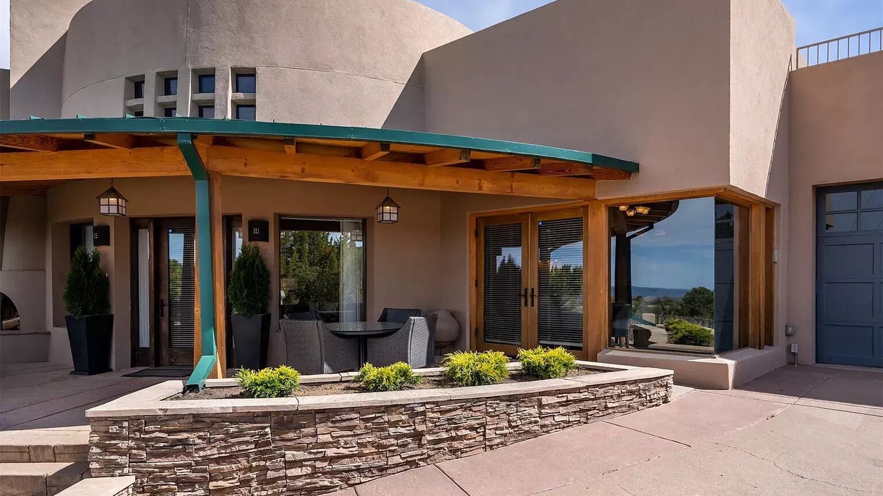 Photo of Outdoor in North Hills