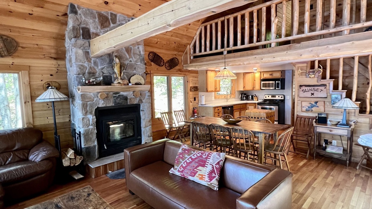 Photo of Livingroom in Town of Hermon
