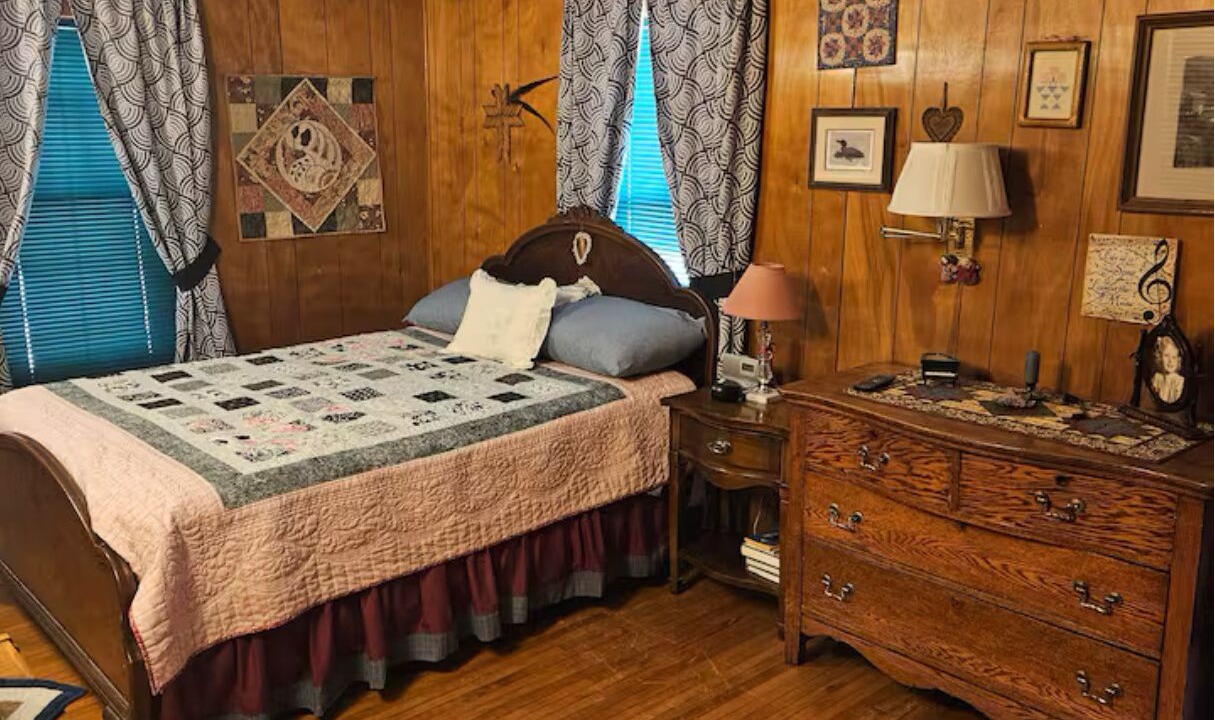 Photo of Bedroom in Houston County
