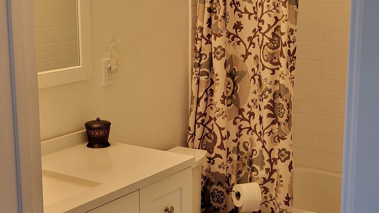 Photo of Bathroom in Zuzax