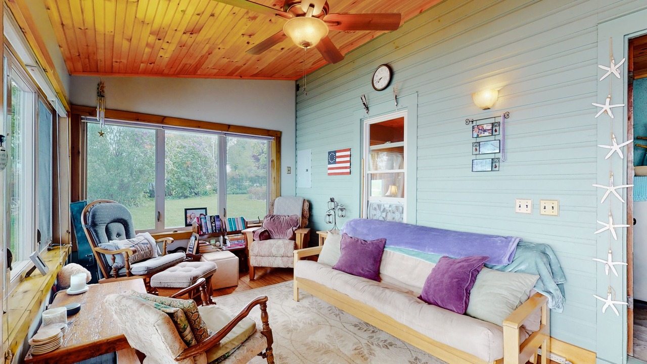 Photo of Livingroom in North Hero