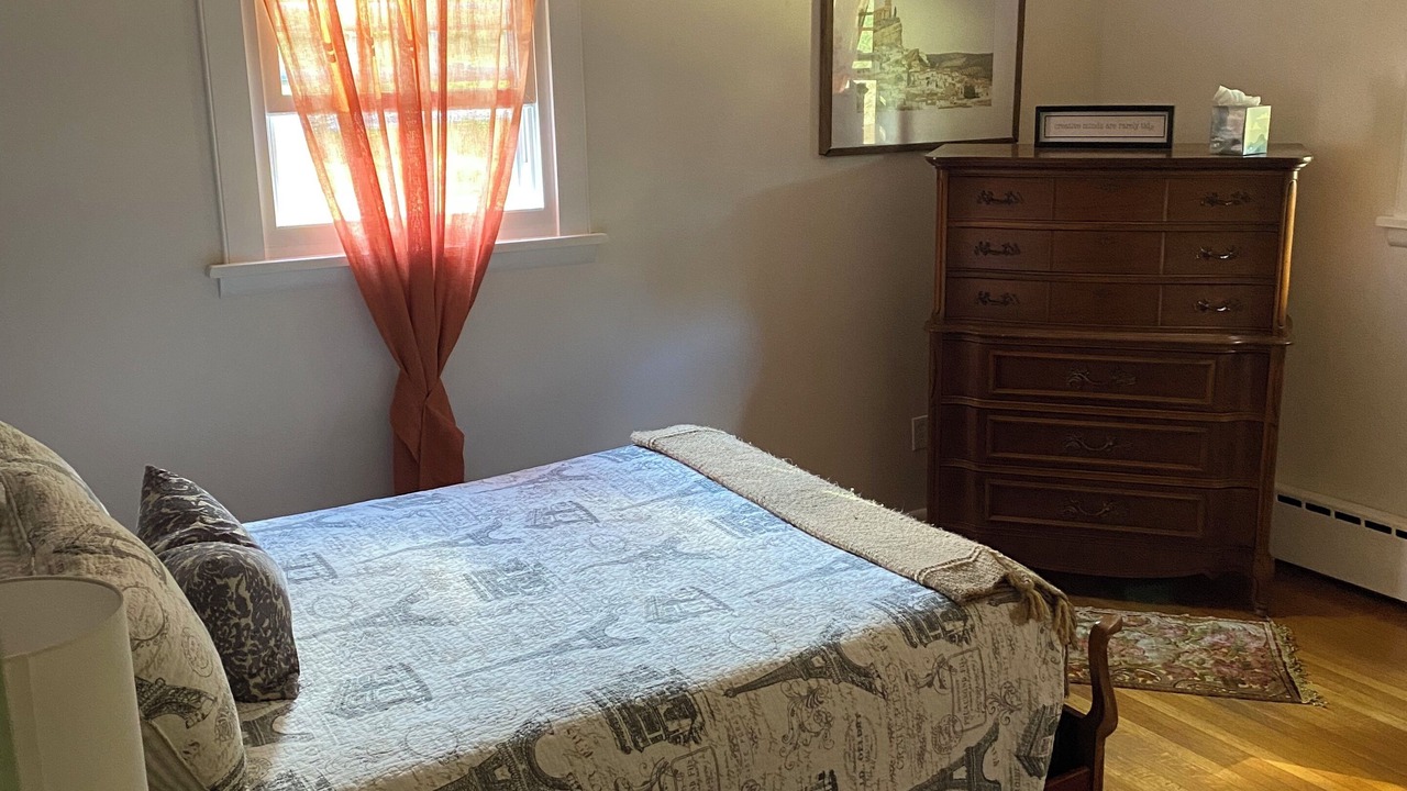 Photo of Bedroom in Saratoga Springs
