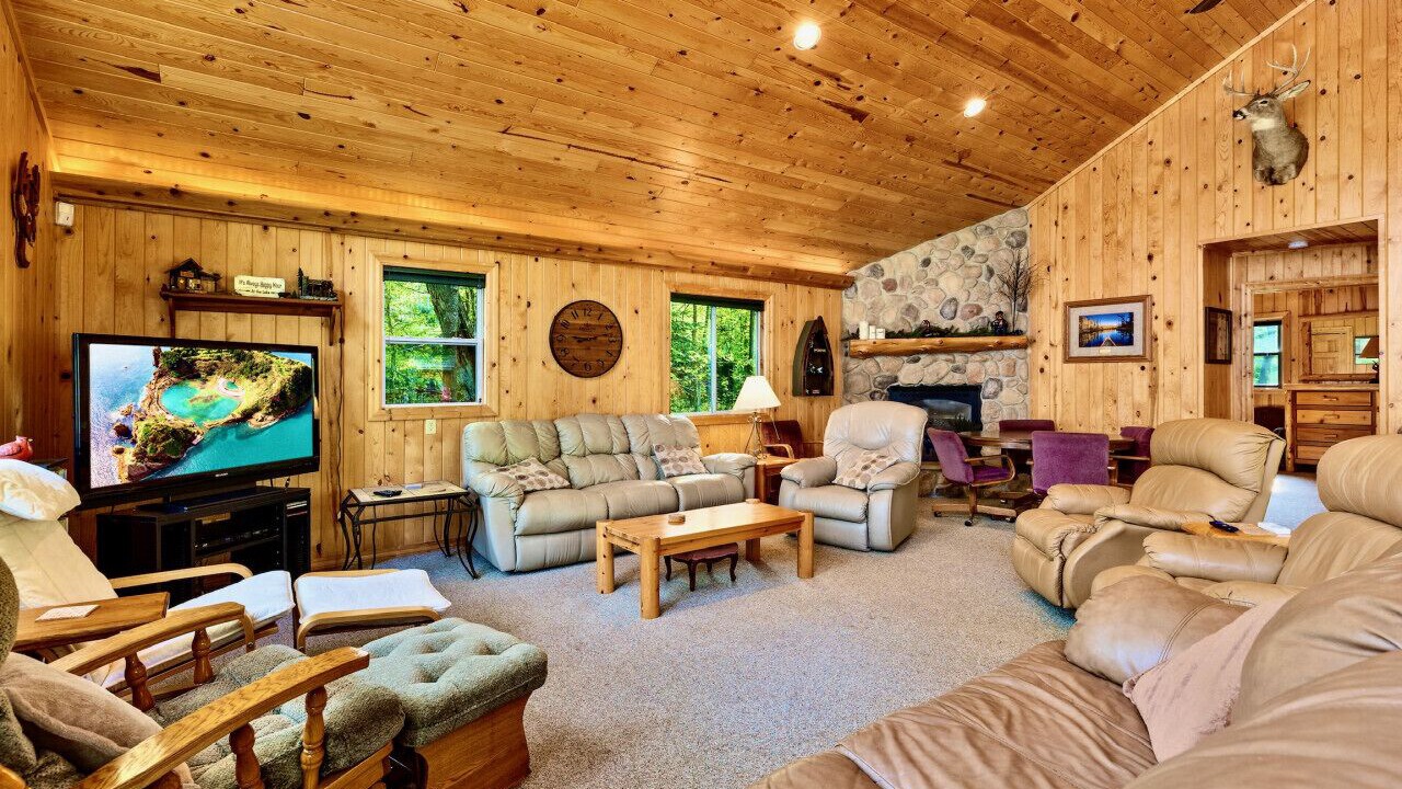 Photo of Livingroom in Fifty Lakes