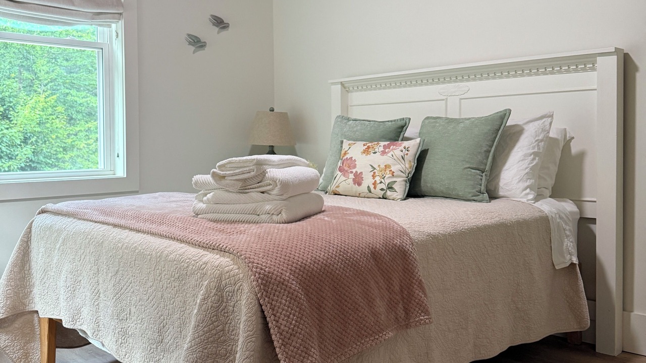 Photo of Bedroom in Alton Bay
