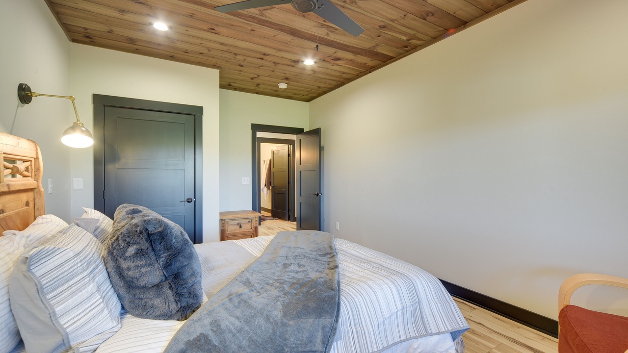 Photo of Bedroom in Sand Creek