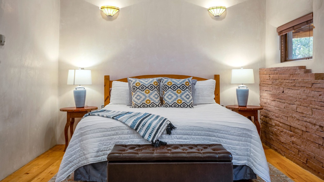 Photo of Bedroom in Tesuque