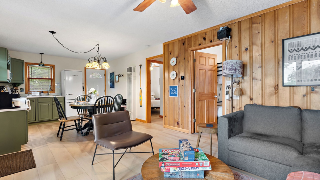 Photo of Livingroom in Lindstrom