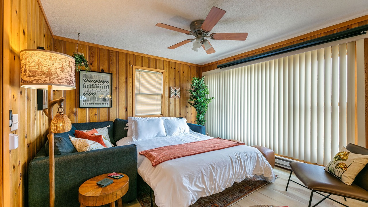 Photo of Bedroom in Lindstrom