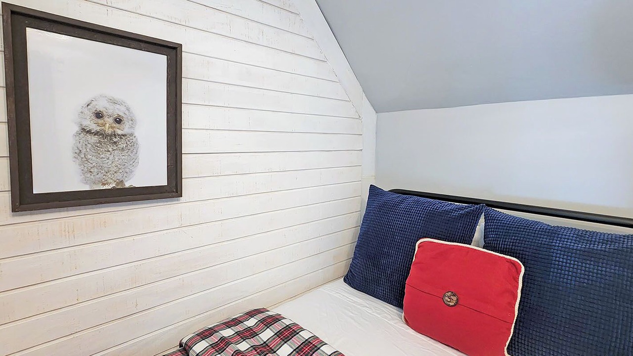 Photo of Bedroom in Old Wethersfield Historic District