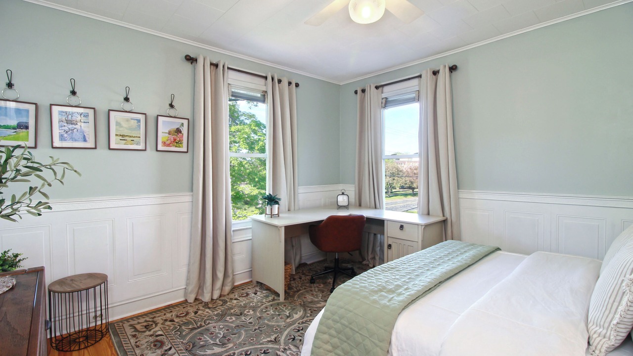 Photo of Bedroom in Old Wethersfield Historic District