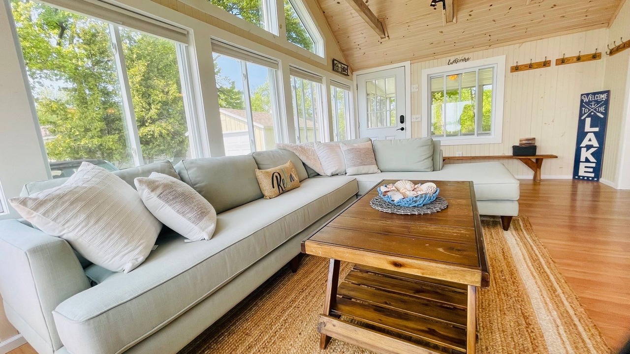 Photo of Livingroom in North Hero