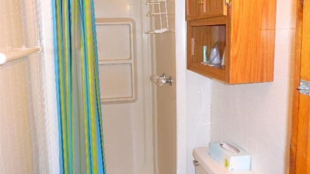 Photo of Bathroom in Butternut