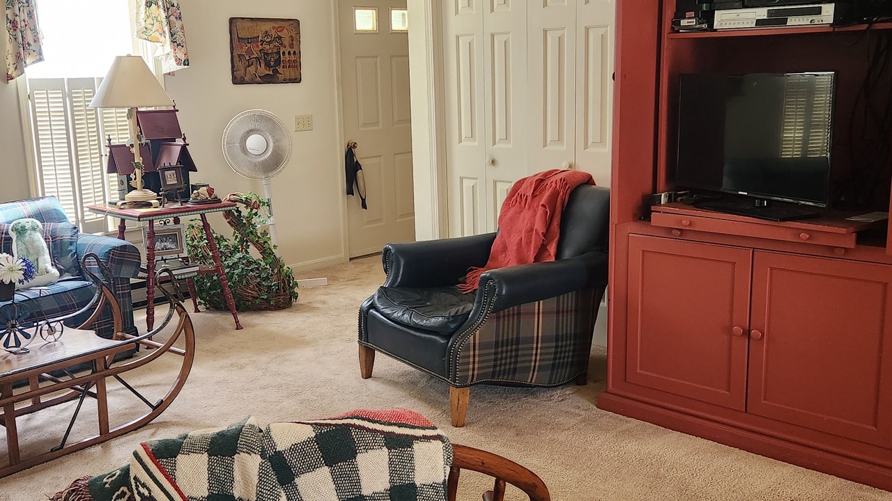 Photo of Livingroom in Huletts Landing