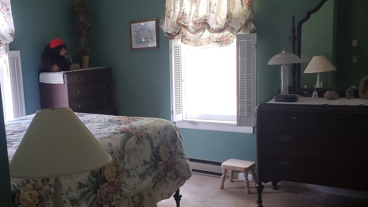 Photo of Bedroom in Huletts Landing