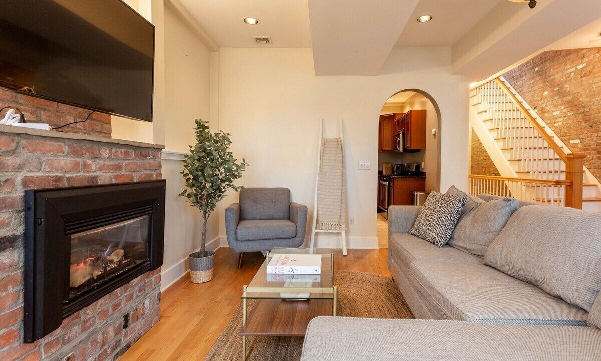 Photo of Livingroom in Mill River