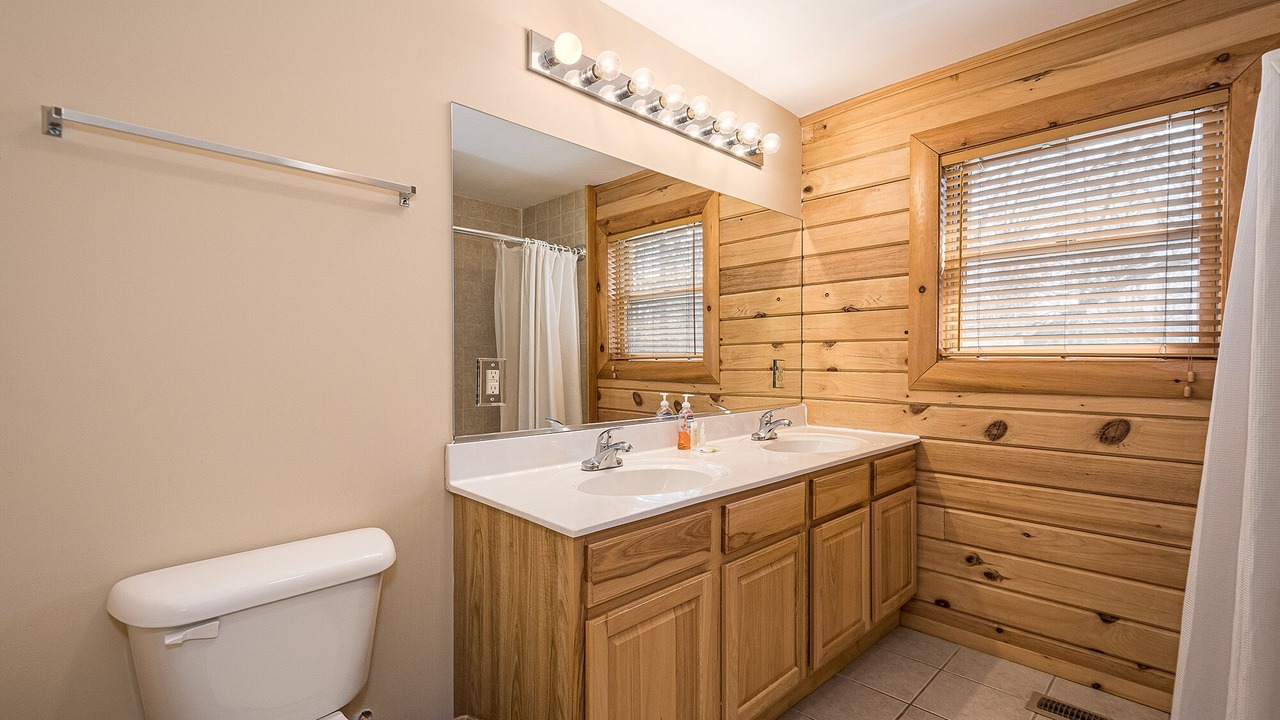 Photo of Bathroom in Sky Valley