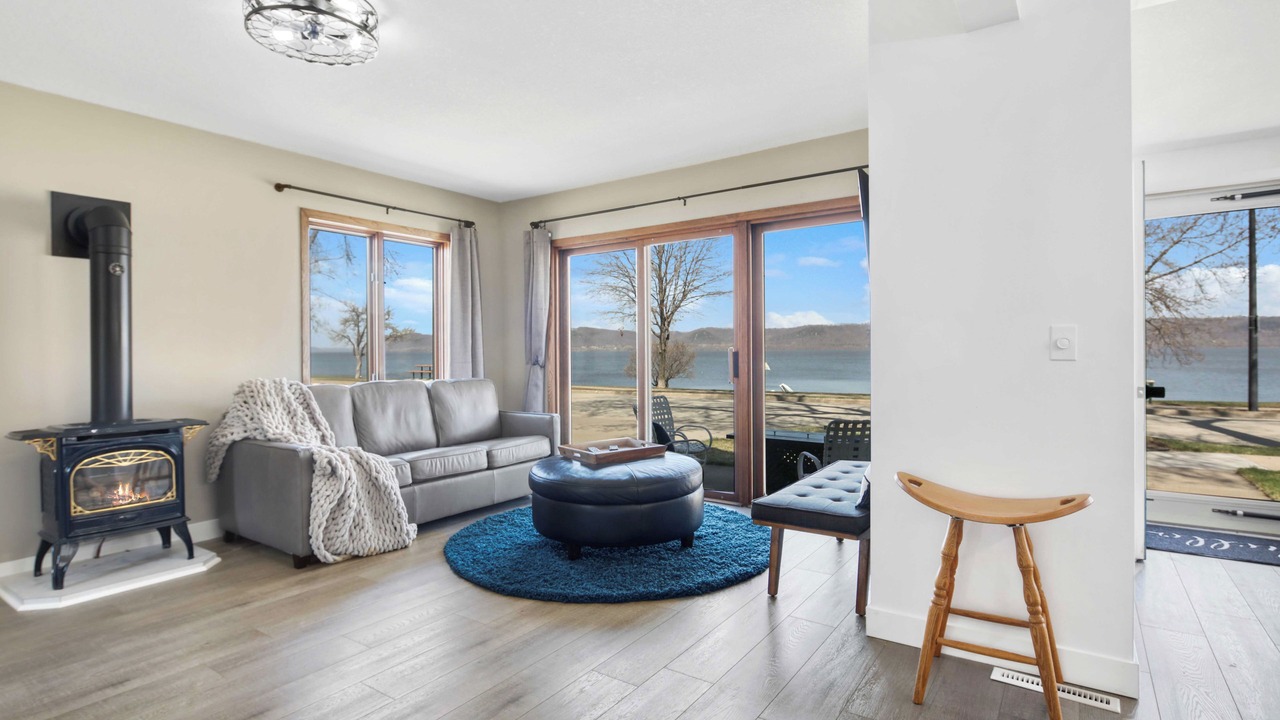 Photo of Livingroom in Lake City