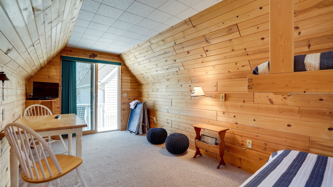 Photo of Bedroom in Lake City