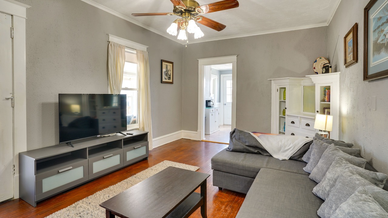 Photo of Livingroom in Mound