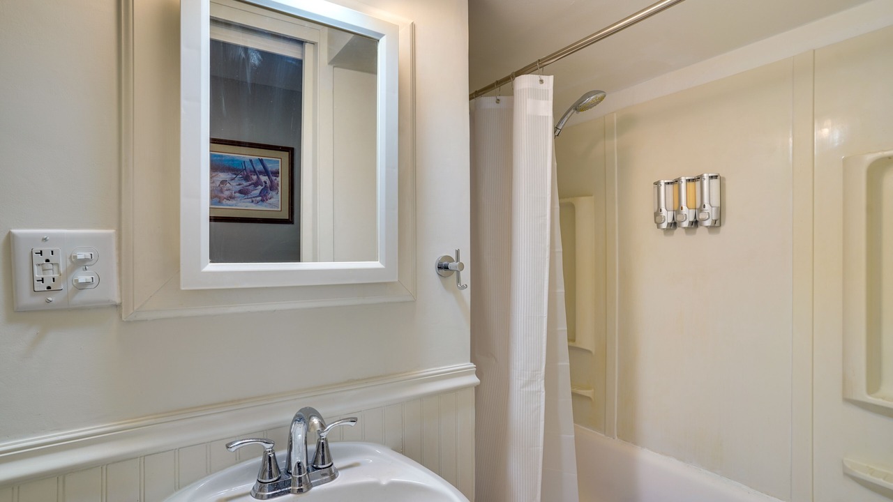 Photo of Bathroom in Mound