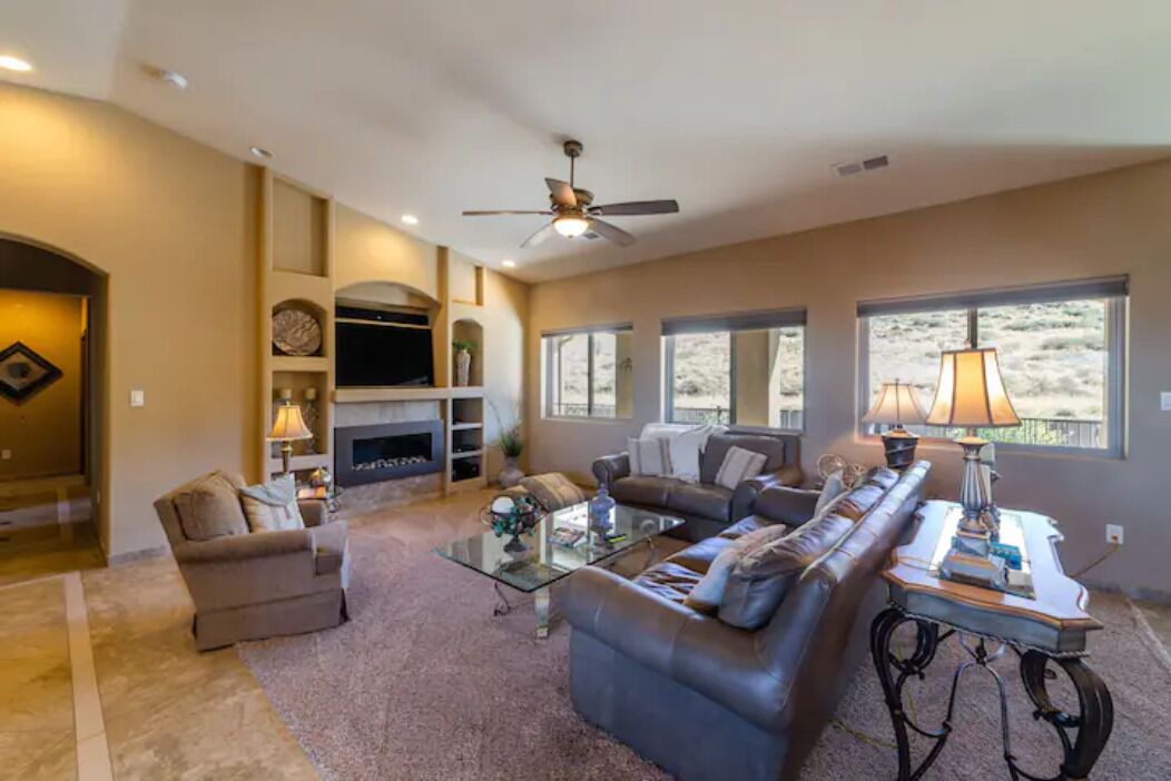 Photo of Livingroom in Foothills South