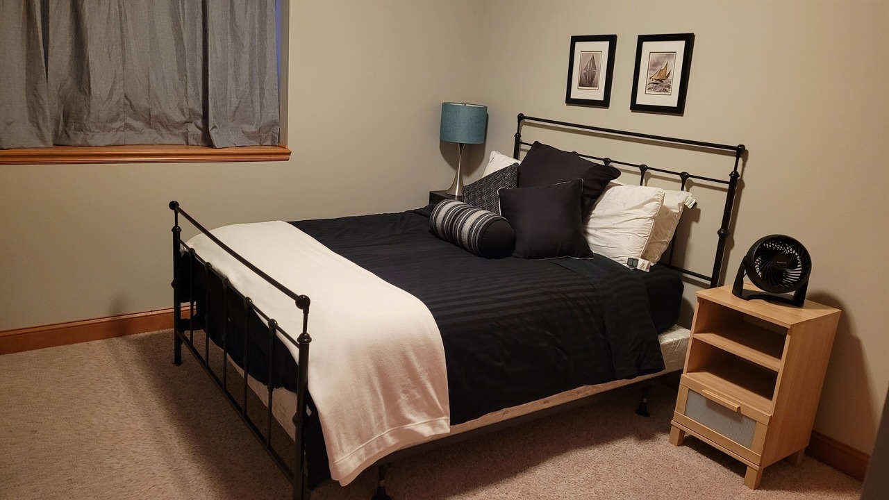 Photo of Bedroom in Shorewood