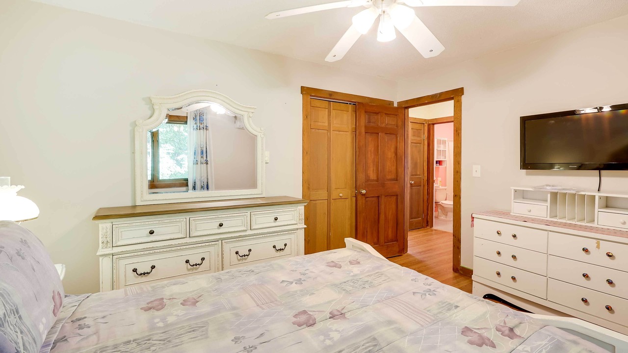 Photo of Bedroom in Woodbury