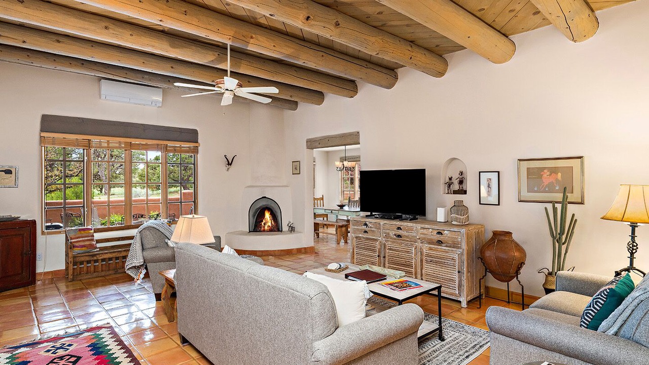 Photo of Livingroom in Quail Run