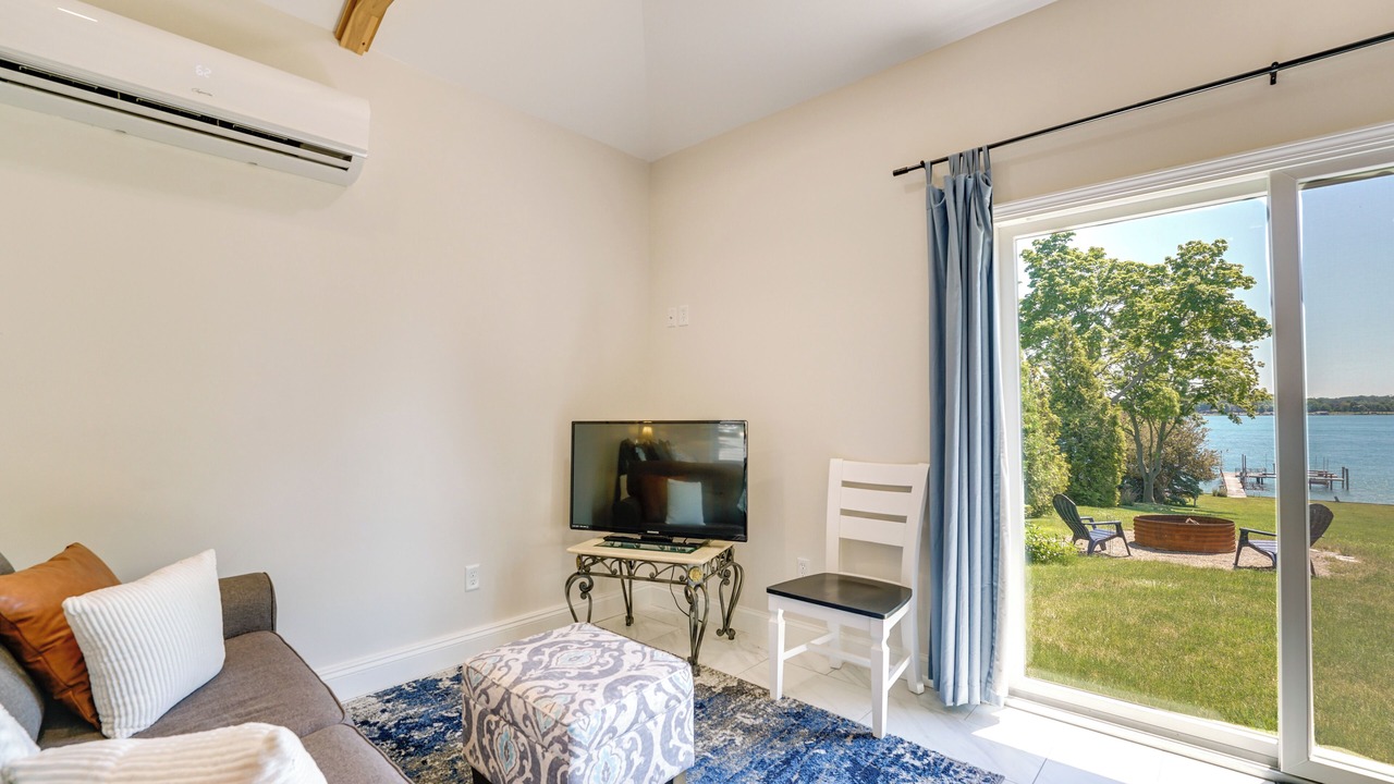 Photo of Livingroom in St. Clair
